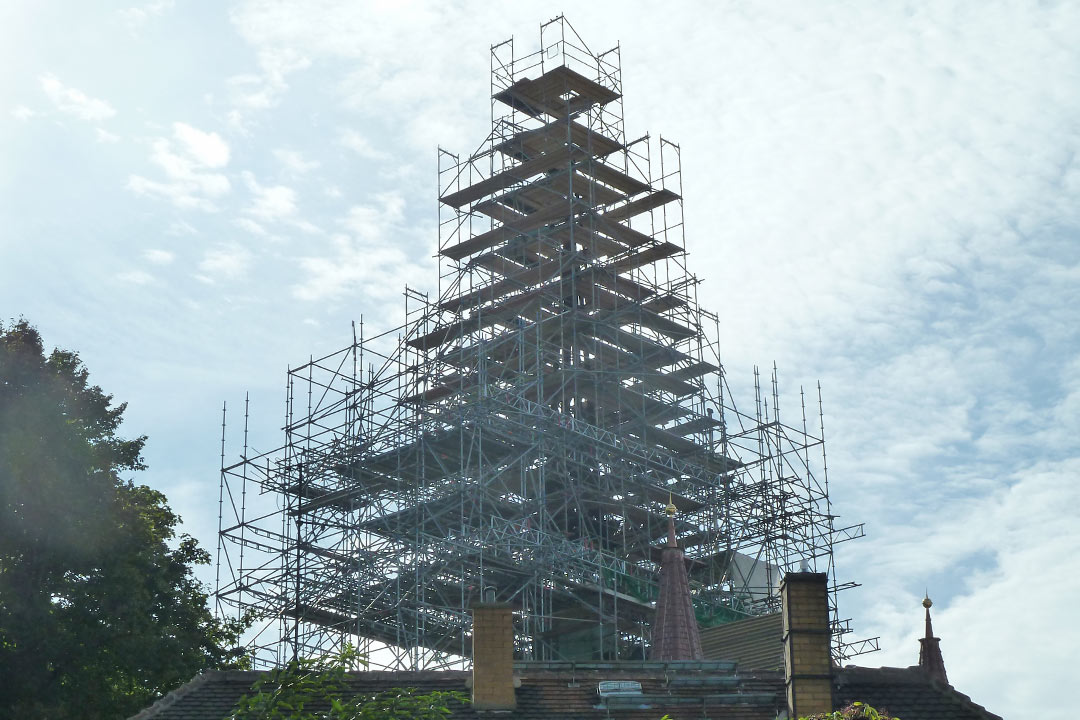 Einrüstung der kompletten Weberkirche in Zittau